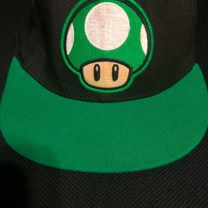 SUPER MARIO 1-UP Mushroom Black Green Spandex Fitted Flat Bill Tek-Flex Hat CapO